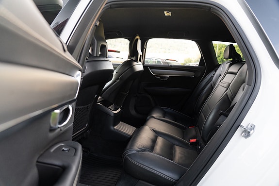 Volvo V90 26 of 29