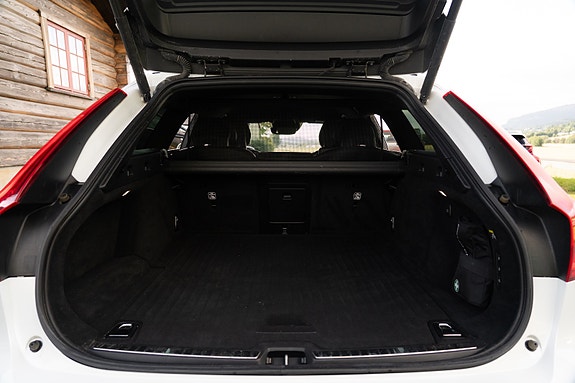Volvo V90 27 of 29
