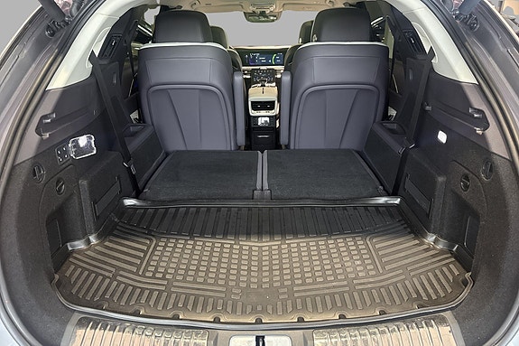 Hongqi E-HS9 20 of 24