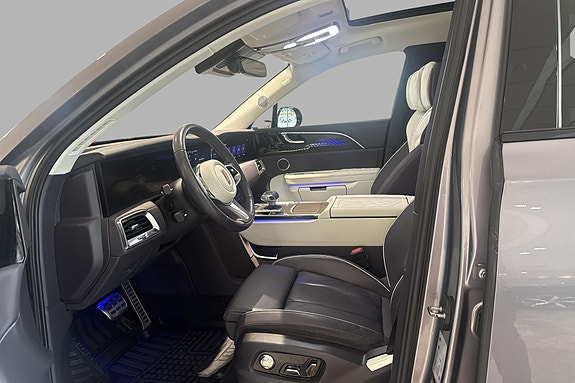 Hongqi E-HS9 11 of 24