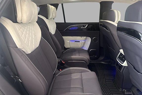 Hongqi E-HS9 18 of 24