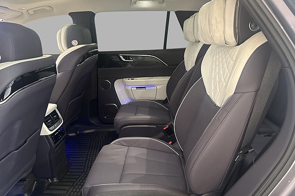 Hongqi E-HS9 17 of 24