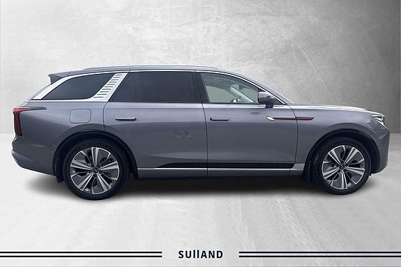 Hongqi E-HS9 6 of 24