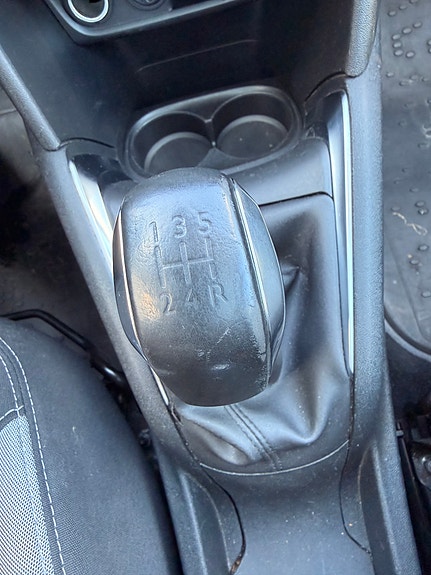 Peugeot 208 26 of 30