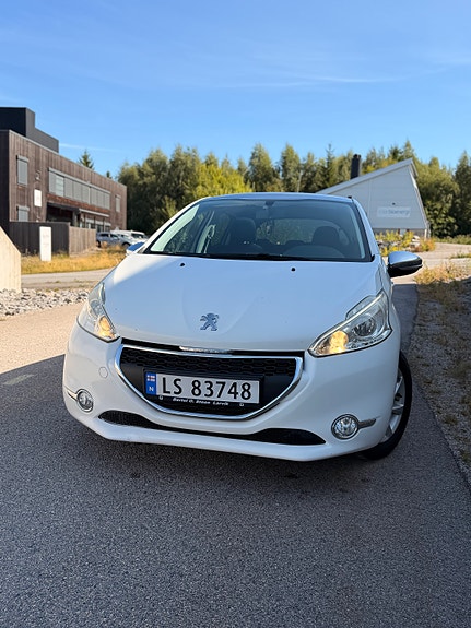 Peugeot 208 3 of 30