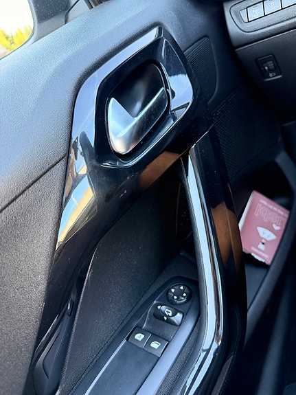 Peugeot 208 17 of 30