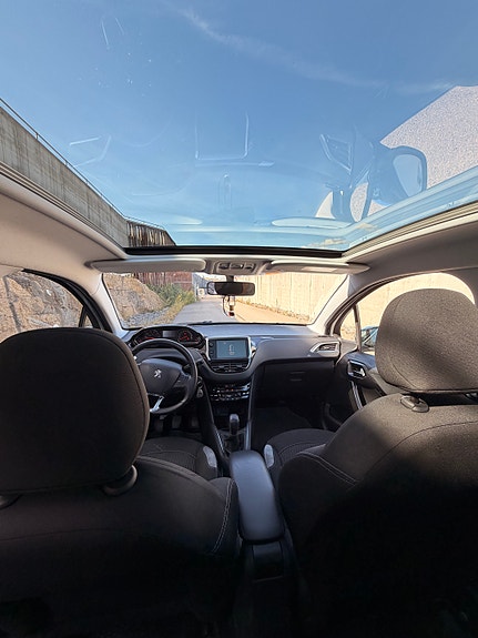 Peugeot 208 10 of 30