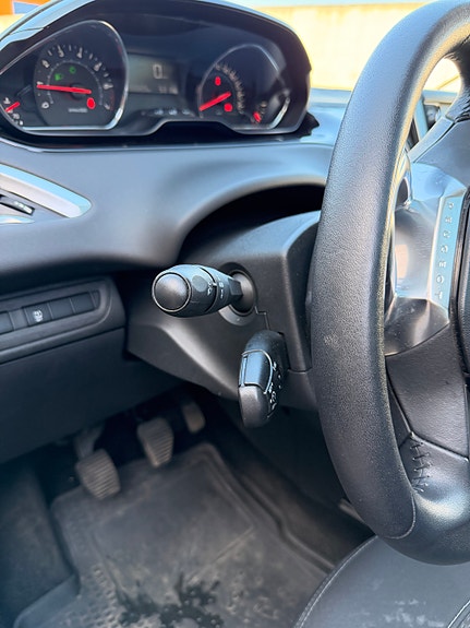Peugeot 208 13 of 30