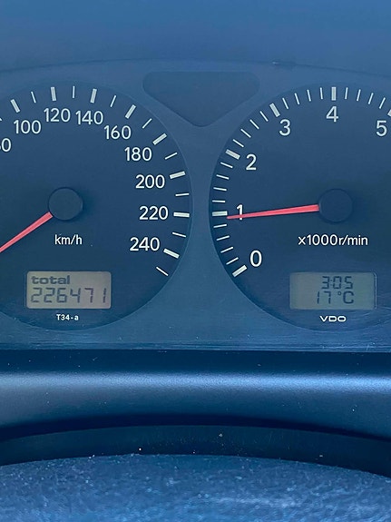 Toyota Avensis 2 of 6