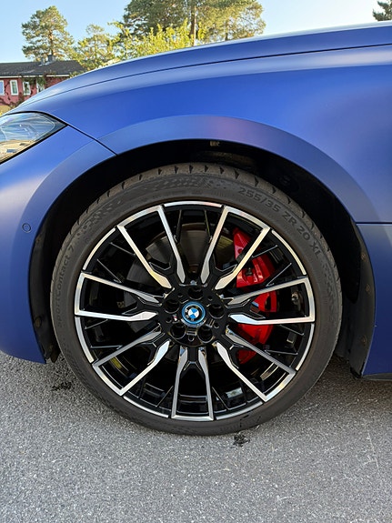 BMW i4 12 of 20