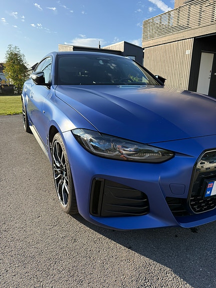 BMW i4 3 of 20
