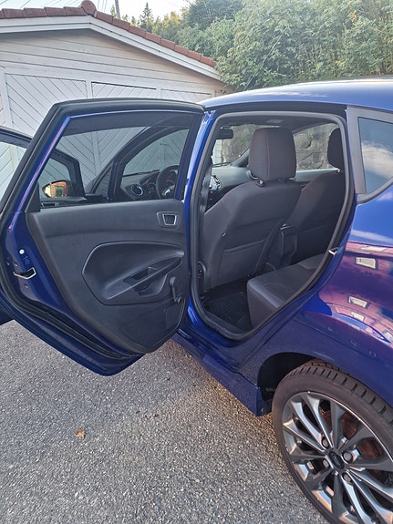 Ford Fiesta 13 of 14