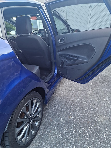 Ford Fiesta 8 of 14