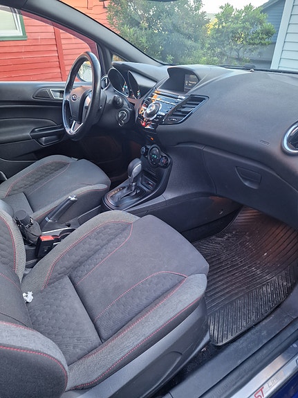 Ford Fiesta 10 of 14