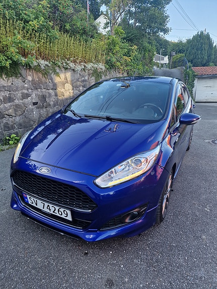 Ford Fiesta 2 of 14