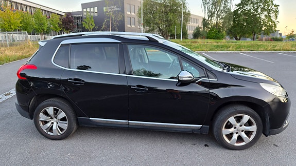 Peugeot 2008 2 of 11