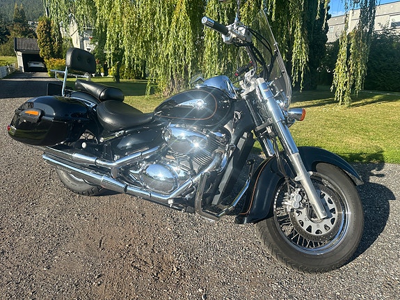 Suzuki VL 800 Intruder 2 of 11