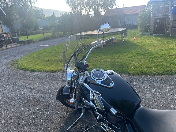 Suzuki VL 800 Intruder 10 of 11