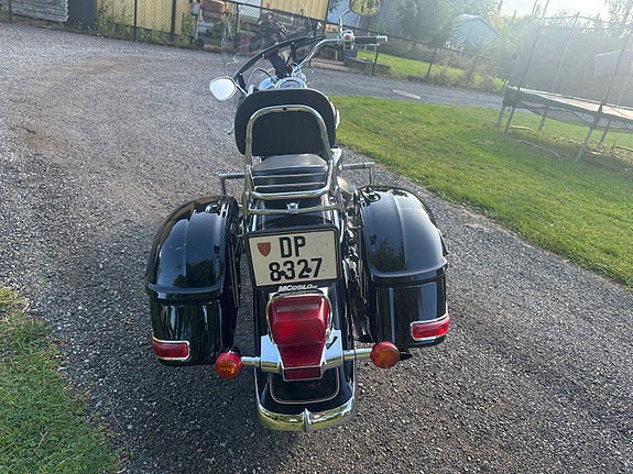 Suzuki VL 800 Intruder 6 of 11