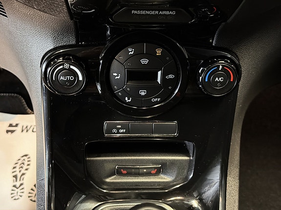 Ford Fiesta 21 of 29