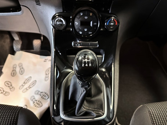 Ford Fiesta 19 of 29