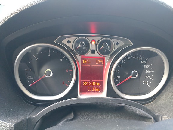 Ford Kuga 14 of 17