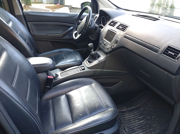 Ford Kuga 9 of 17