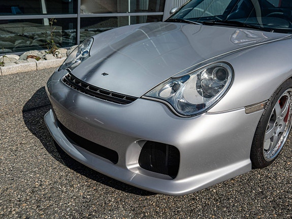 Porsche 911 Turbo 4 of 30