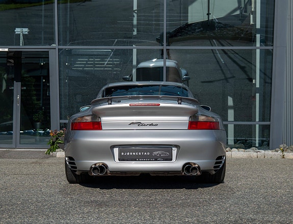 Porsche 911 Turbo 17 of 30