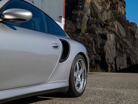 Porsche 911 Turbo 7 of 30