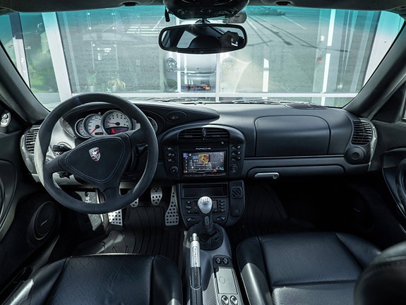 Porsche 911 Turbo 21 of 30