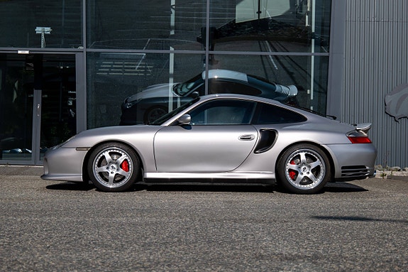 Porsche 911 Turbo 8 of 30