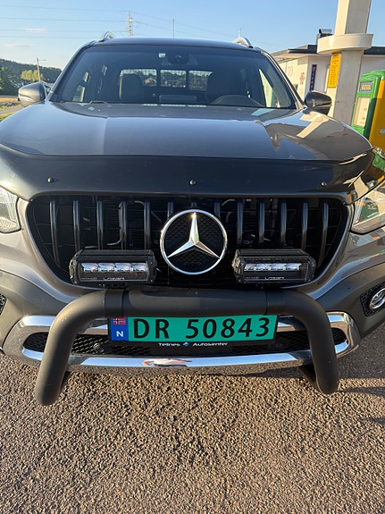 Mercedes-Benz X250 d 2 of 20