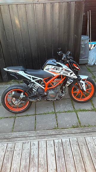 KTM 390 Duke 4 of 12