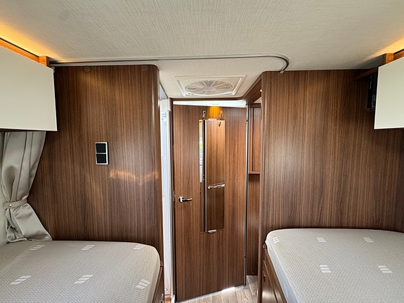Hymer B680MC 23 of 28