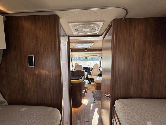 Hymer B680MC 24 of 28