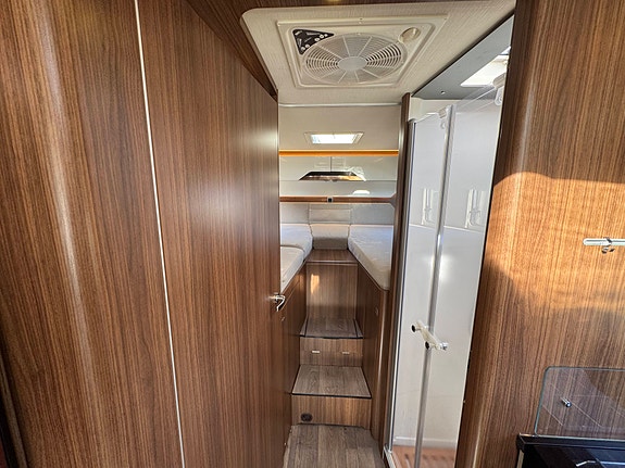 Hymer B680MC 20 of 28