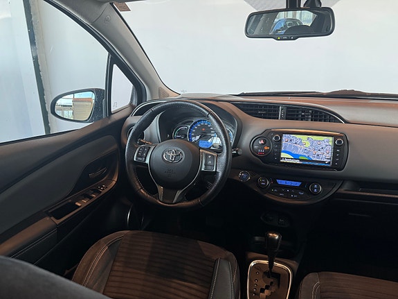 Toyota Yaris 20 of 30