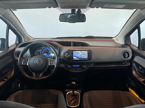 Toyota Yaris 19 of 30