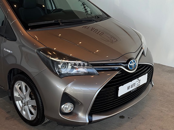 Toyota Yaris 3 of 30