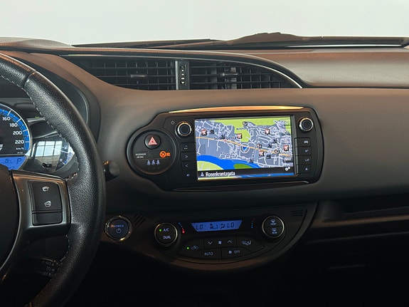 Toyota Yaris 26 of 30