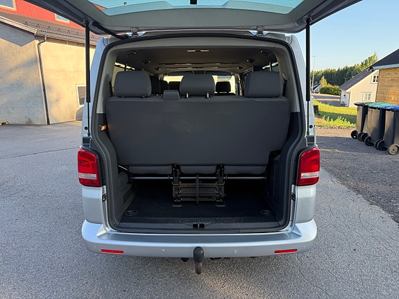 Volkswagen Caravelle 27 of 29