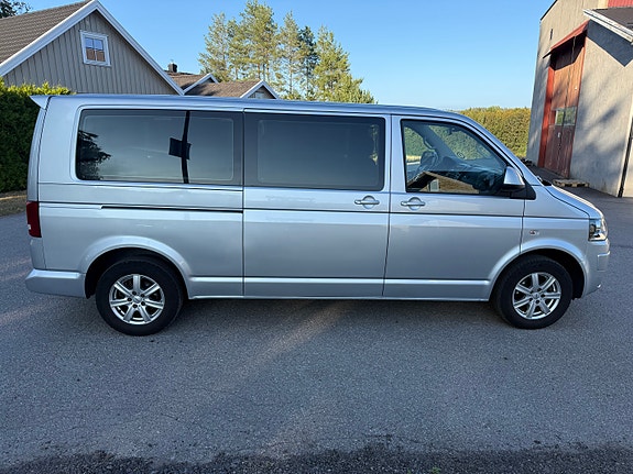 Volkswagen Caravelle 4 of 29