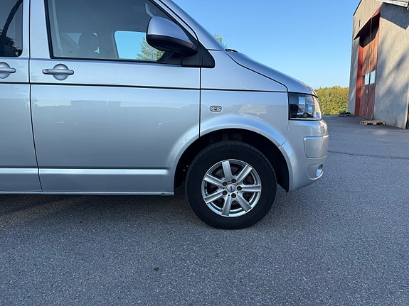 Volkswagen Caravelle 16 of 29
