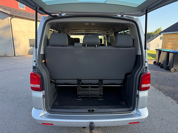Volkswagen Caravelle 28 of 29