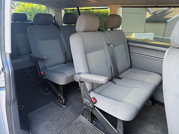 Volkswagen Caravelle 25 of 29