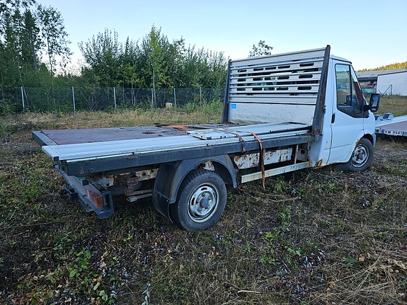 Ford Transit 300M Van 3 of 7