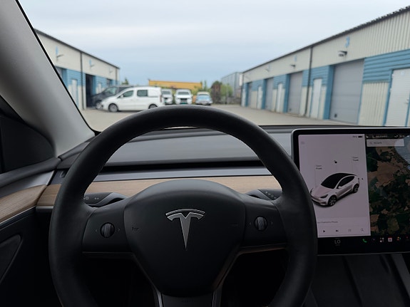 Tesla Model Y 30 of 30