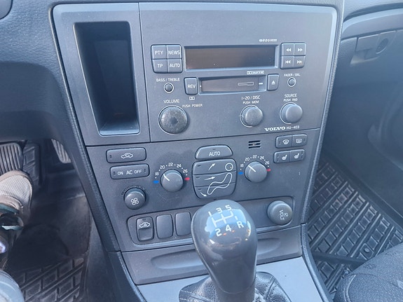 Volvo V70 5 of 16
