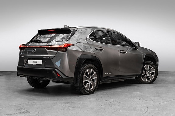 Lexus UX300e 2 of 25